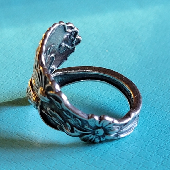 Antique Vintage Daisy Spoon Ring in Sterling Silver - Picture 5 of 11